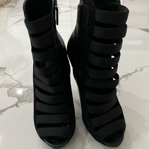 Gucci Runway Olimpia Black Leather Gladiator Sandal Caged Bootie Size EU 36